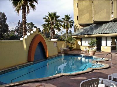 Holiday Inn Tijuana Zona Rio Екстериор снимка